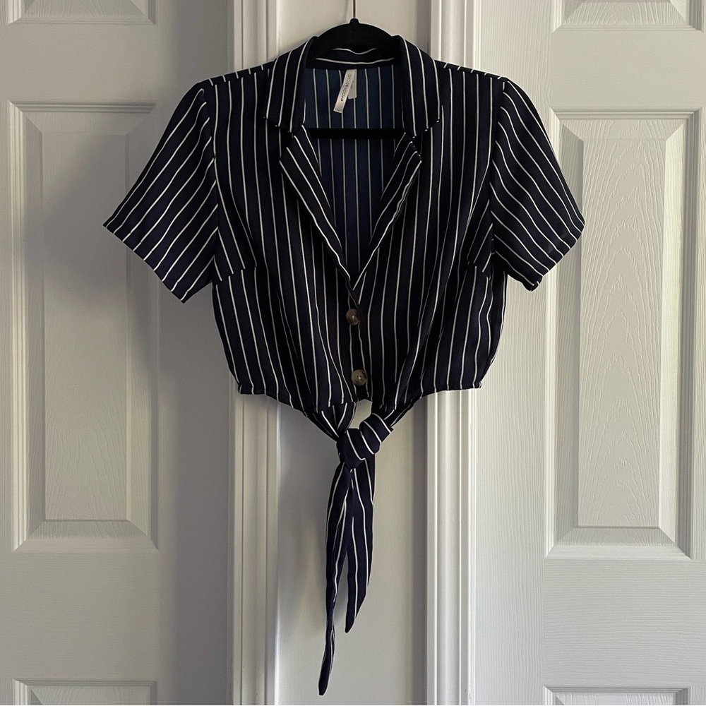 Moon Orchid Women’s Striped Cropped Button-Down Shirt